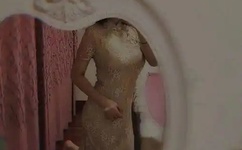 学生跪床 被 蘑菇